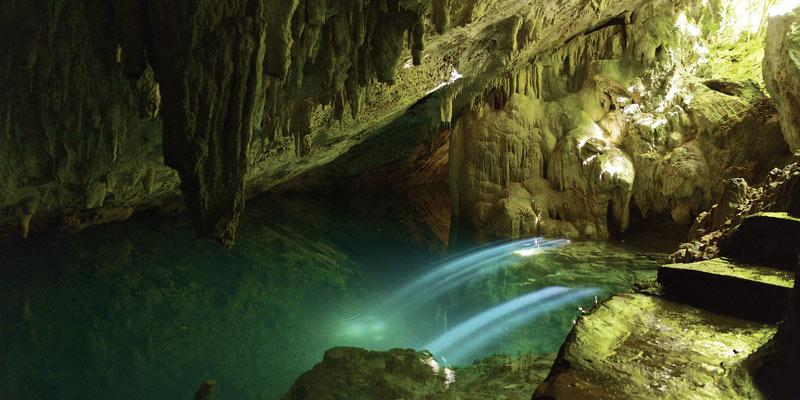caves-in-bermuda