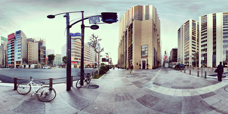 Peninsula-hotel-and-street-view-Tokyo
