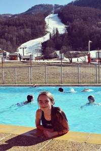 ucpa-serre-chevalier-easter-2016-credit-mark-barber-holly-in-pool