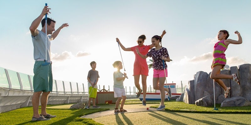 family-on-golf-course-on-cruise-ship