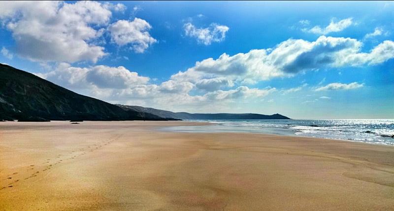 Kernock-Cottages-beach