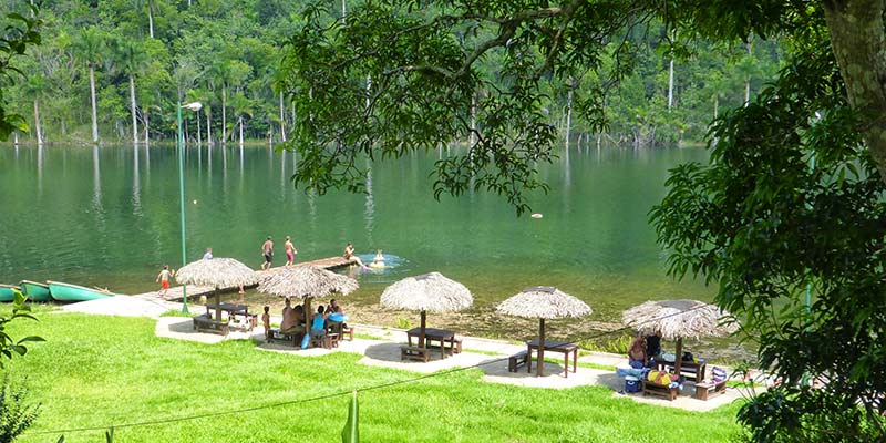 rickshaw-travel-cuba-swimming-lake