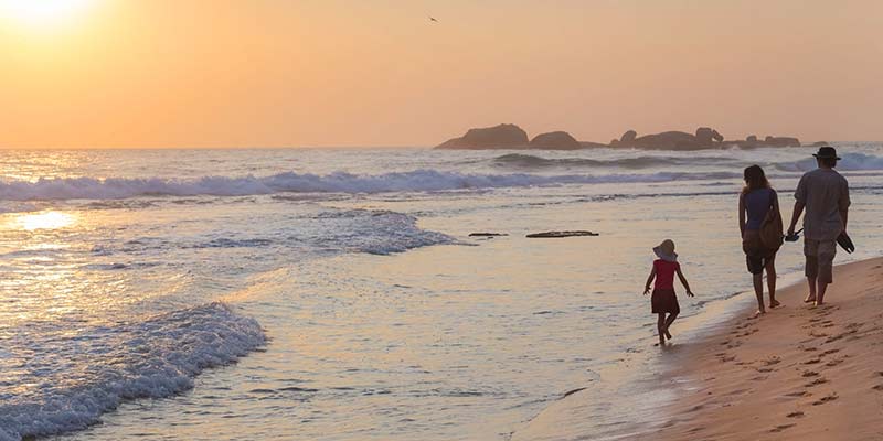 rickshaw-travel-sri-lanka-beach