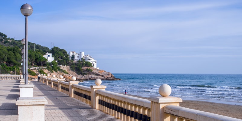 barcelona-beach-and-promenade-spain