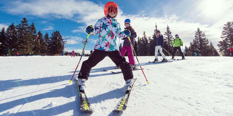 Jan_Slovenia-Tourism-Family-Skiing_Vogel