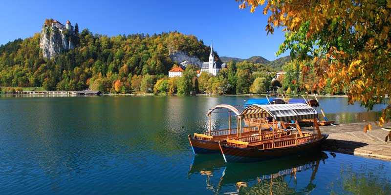 July_slovenia-tourism-Boat-on-Lake-Bled_Bled