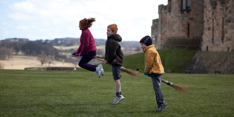 Fly-a-Broomstick-copyright-SEANELLIOTTPHOTOGRAPHY-1187