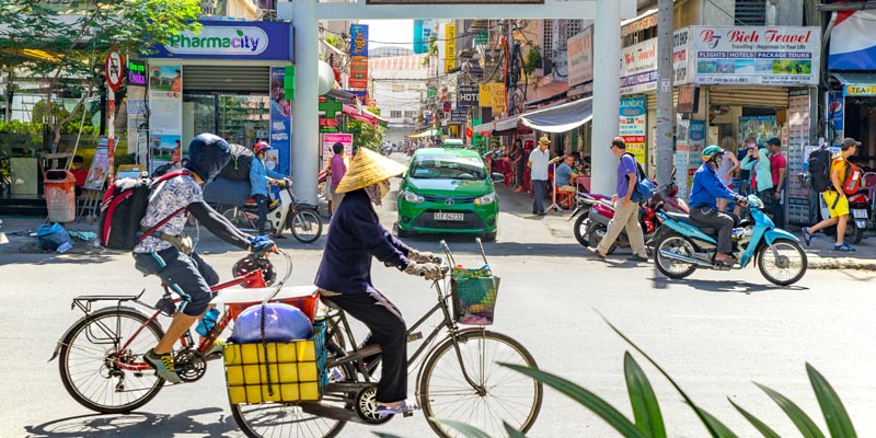 saigon-street-scene-vietnam