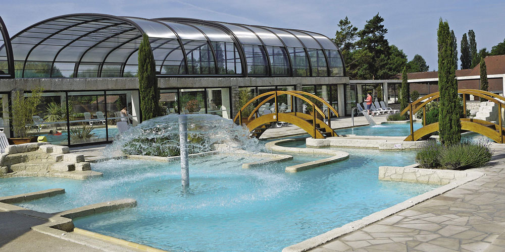 Berny-Rivier-pool-area-eurocamp