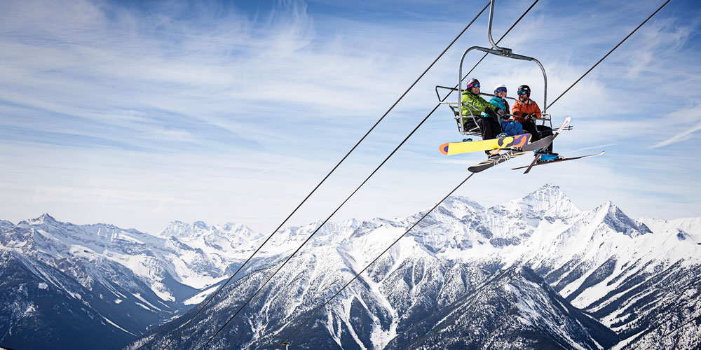 canada-sun-peaks-skiing