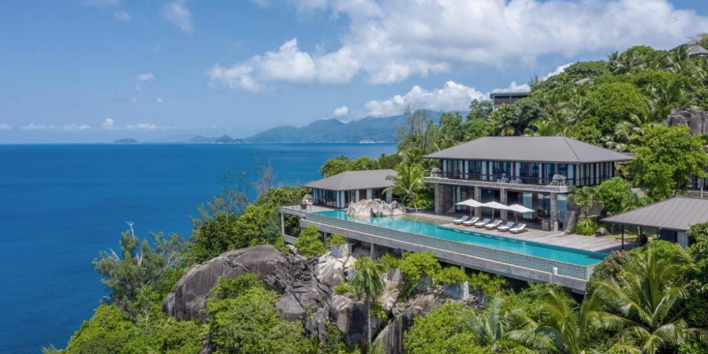 four-seasons-resort-seychelles-petit-anse-bay-mahe-villa-infinity-pool-granite-cliff-jungle-indian-ocean-2022
