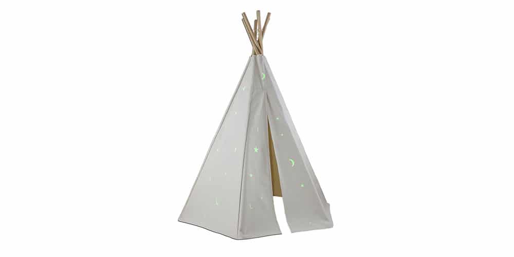 Dexton-Great-Plains-teepee-with-glow-in-the-dark-stars