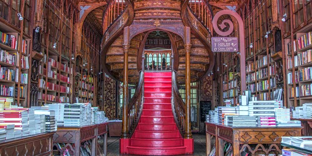 interior-livraria-lello-portugal