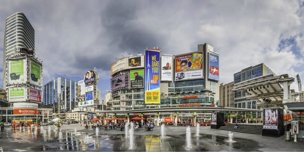 toronto Yonge-Dundas Square