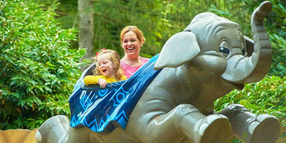 7 UK theme parks you need to take your kids to before they grow up