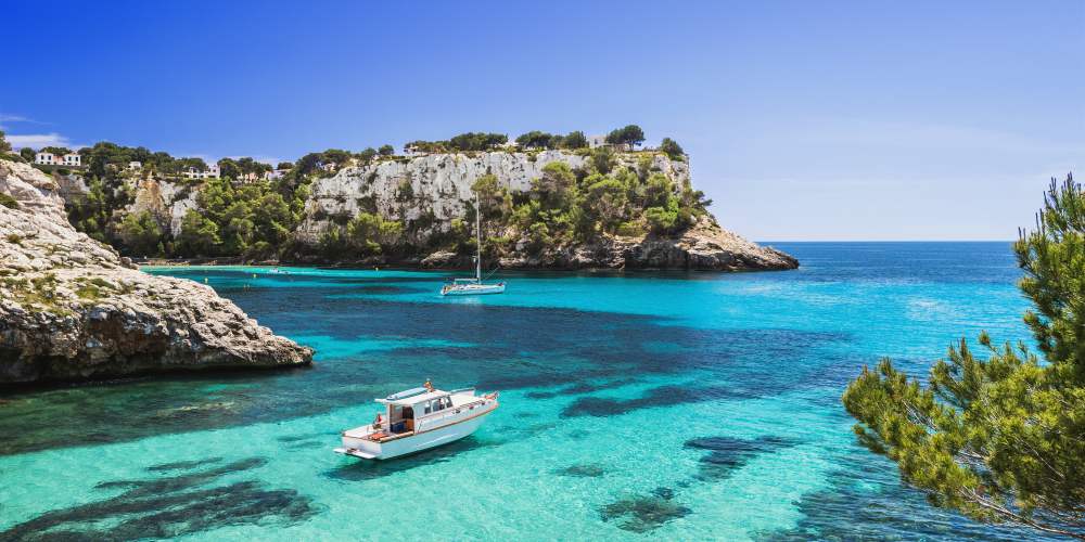 Best family destinations in Spain, bay in Menorca 