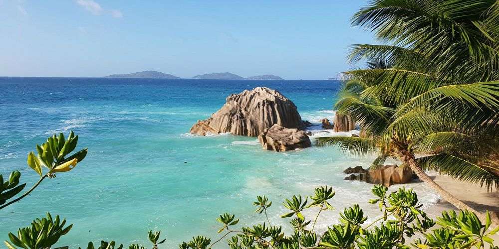 island-beach-seychelles-indian-ocean