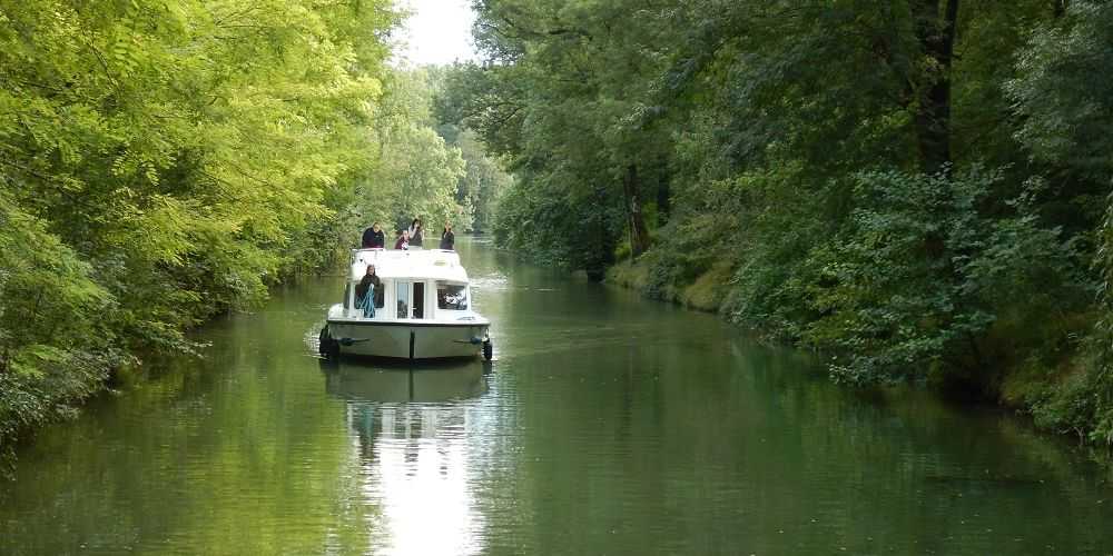 family boating holidays