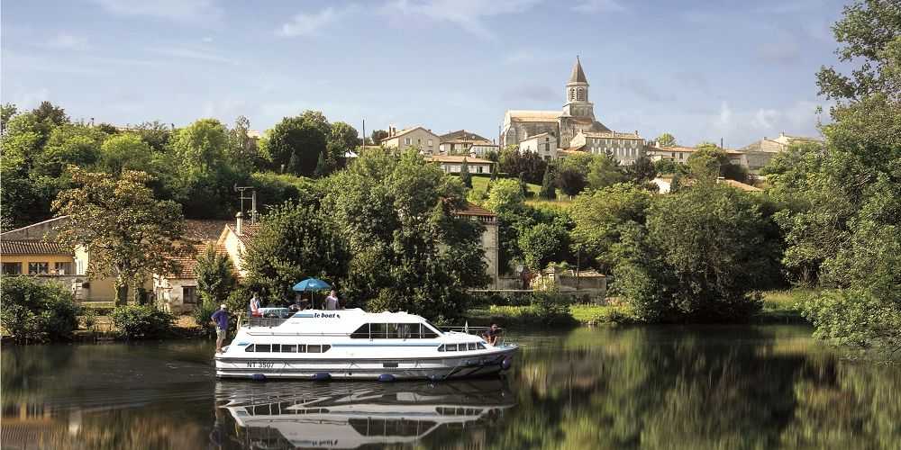 family boating holidays