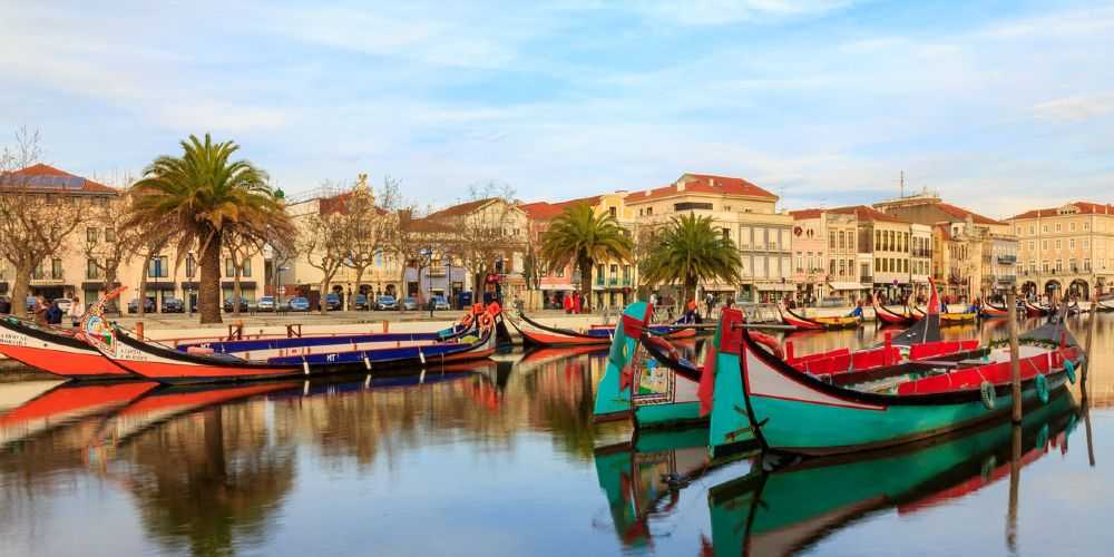 historic-boats-on-waterways-in-aveiro-portugals-little-venice-2022