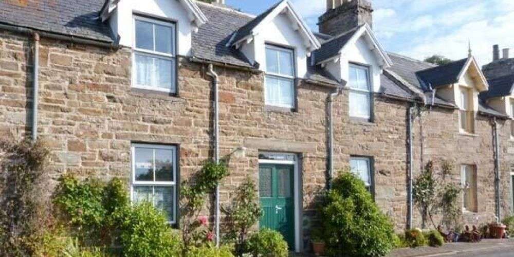 dream family holidays homes to rent Vrbo country cottage Dunbeath Scotland