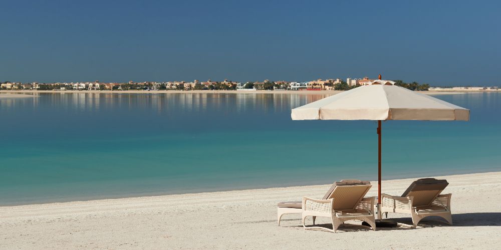 private-beach-sun-loungers-waldorf-astoria-palm-jumeirah 