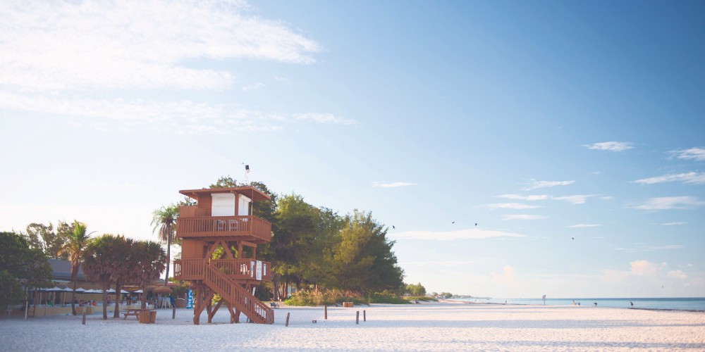 Anna-Maria-Island-Bradenton-Beach-traditional-lifeguard-station-Florida-family-holiday