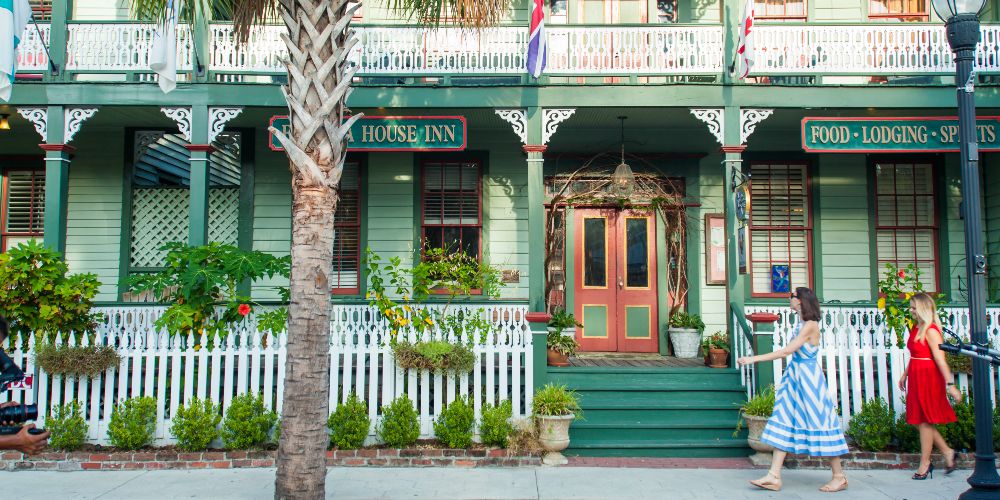 vintage-victorian-boarding-house-fernandino-beach-historic-downtown-north-east-florida