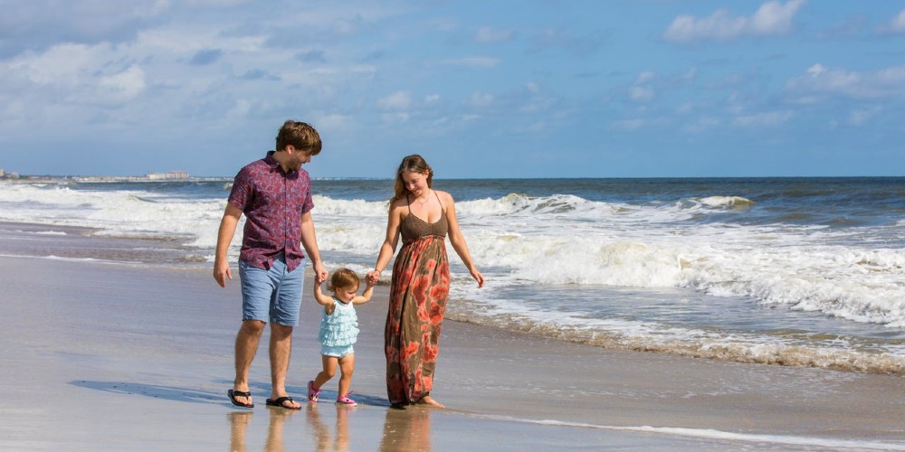 young-family-with-toddler-visit-amelia-island-atlantic-beach