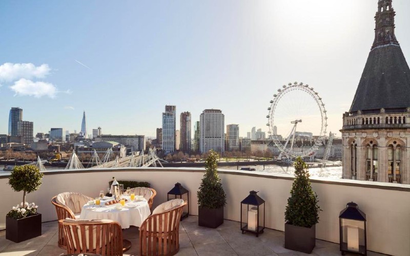 roof-terrace-view-london-eye-corinthia-hotel-london-getaroom-hotel-deals