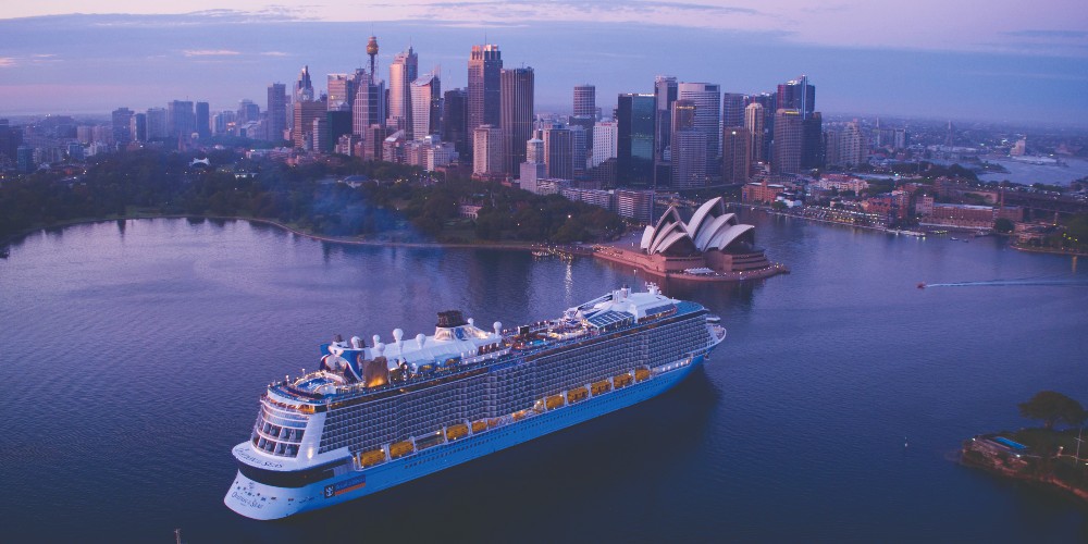 royal-caribbean-ovation-of-the-seas-sydney-harbour-dawn-sydney-opera-house-cityscape