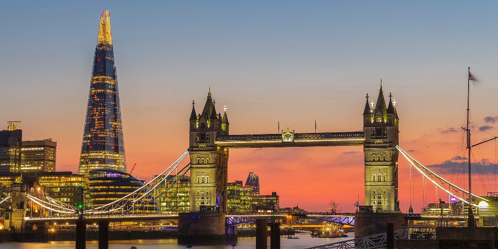 tower-bridge-london-sunset-over-the-thames-city-lights-pink-skies