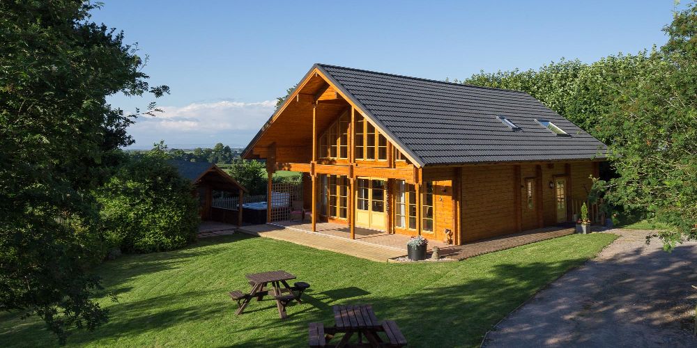 coombe-lodge-scandinavian-style-holiday-home-somerset-countryside