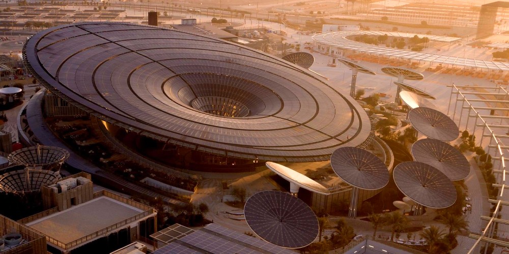 discover-expo-2020-dubai-aerial-view-of-solar-panelled-roofs-sustainability-district 