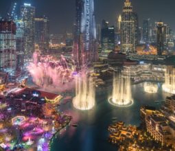 expo-2020-dubai-city-view-of-dubai-at-night-with-skyscrapers-and-dancing-fountains