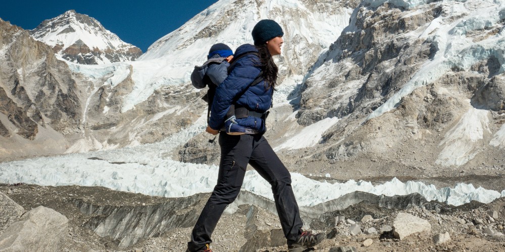 Pasang-Lhamu-Sherpa-Akita-climbing-in-Nepal-from-the-film-Dream-Mountain-Cira-Crowell-Banff-Mountain-Film-Festival