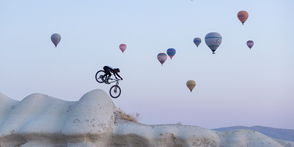 mountain-biking-fairy-chimneys-cappaducia-follow-the-light-banff-film-festival-uk-tour-2022-family-adventures-JB-Liautard