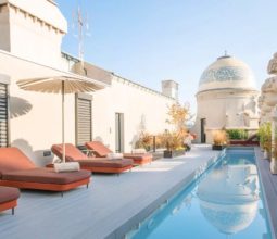rooftop-swimming-pool-casagrand-luxury-apartments-family-breaks-in-barcelona