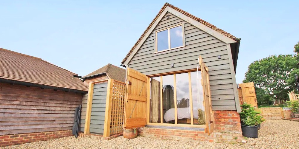 contemporary-village-cottage-best-family-holiday-homes-in-woodchurch-kent-vrbo-2022