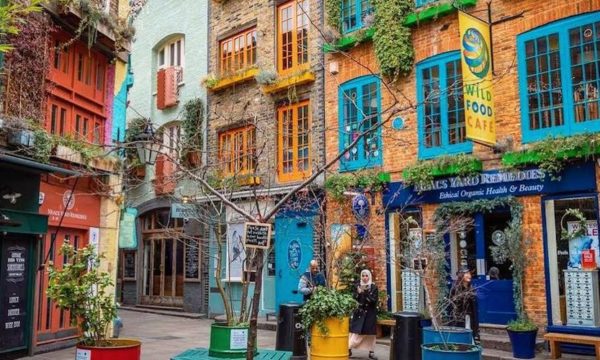 neals-yard-covent-garden-london-mother-and-daughter-city-breaks-family-traveller-2022