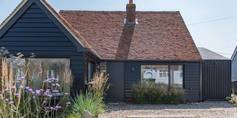 the-dunes-camber-sands-seaside-cottage-with-dungeness-shingle-garden-vrbo-best-holiday-homes-2022