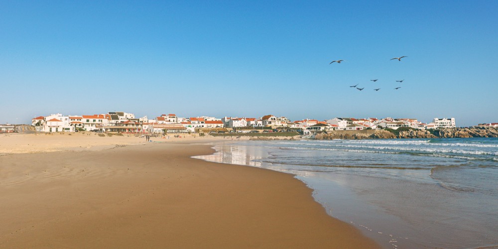 baleal-island-fishing-village-sandy-beach-atlantic-western-portugal-family-beaches-2022