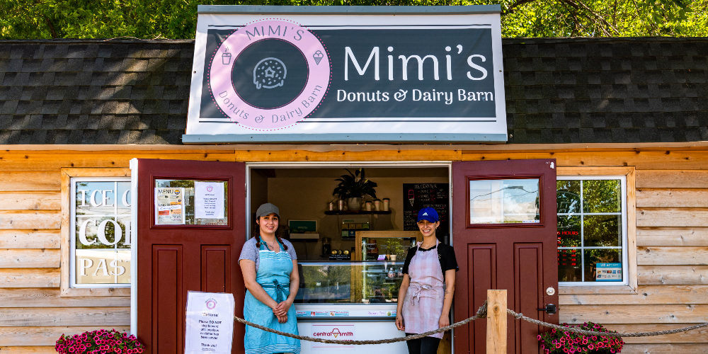 mimis-donuts-and-dairy-barn-photo-phil-renaud-city-of-ottawa-family-traveller-2022