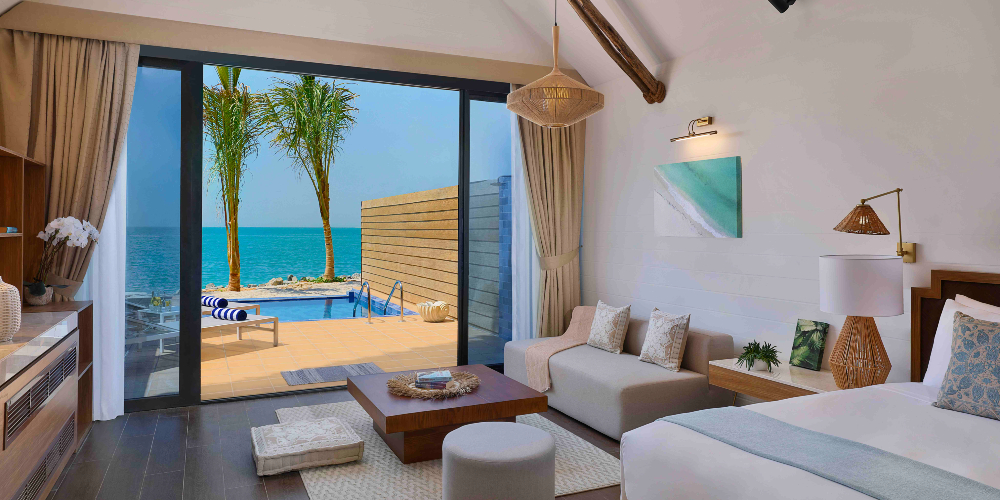 anantara-world-islands-dubai-resort-guest-room-garden-villa-with-pool-family-holidays-UAE-2022