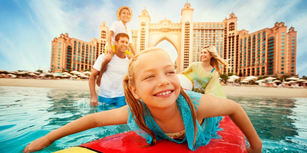 family-summer-holidays-girl-paddleboarding-atlantis-the-palm-dubai-kenwood-travel-2022