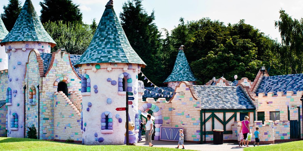 lollipoppet-castle-sundown-adventureland-toyota-guide-to-uk-ev-charger-stations-summer-2022