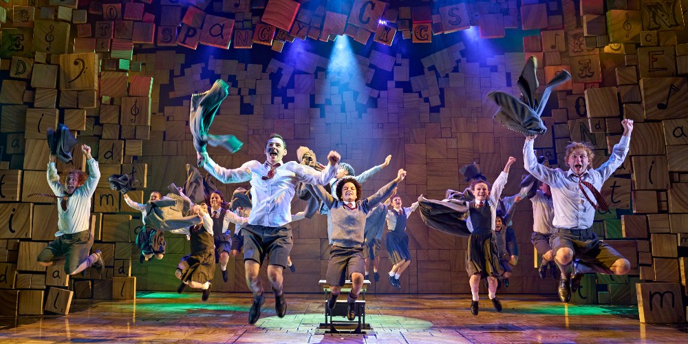 matilda-the-musical-young-cast-on-stage-cambridge-theatre-london-summer-2022