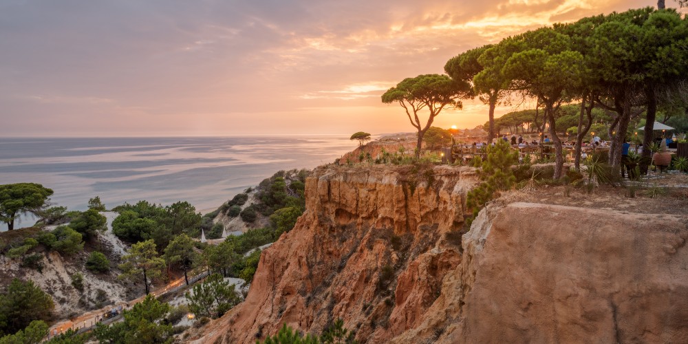 pine-cliffs-resort-restaurant-clifftop-algarve-coast-overlooking-falesia-beach-portugal-2022