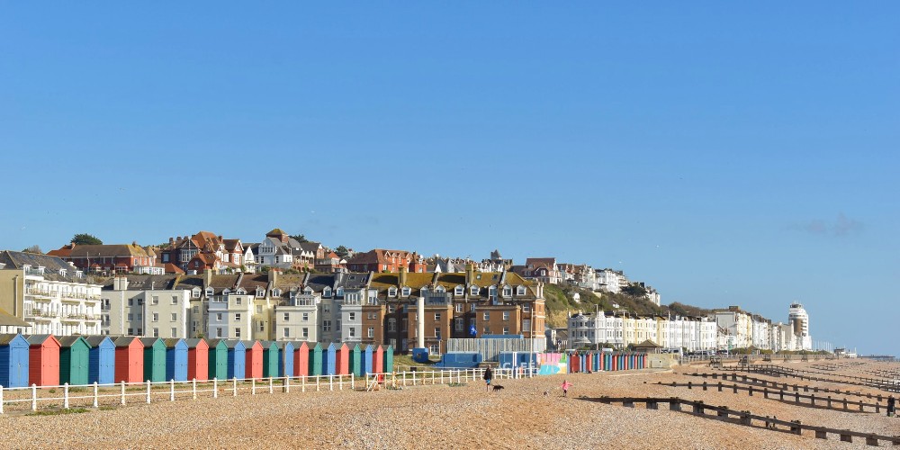 st-leonards-on-sea-england-beach-huts-shingle-shore-promenade-family-uk-holidays-2022-image-kai-bossom