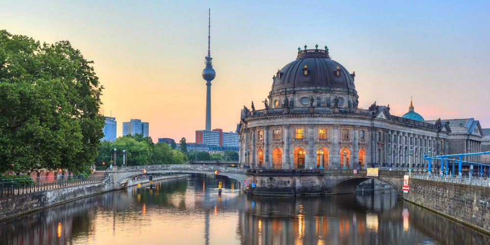 museum-island-fernsehturm-tower-sunset-river-view-berlin-city-breaks